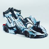 1: 8 LaFerrari FXXK EVO Custom Modified, The Captivating Bolivian B1lue Enamel Paint, Oversized Rear Wing (4739 Pcs)